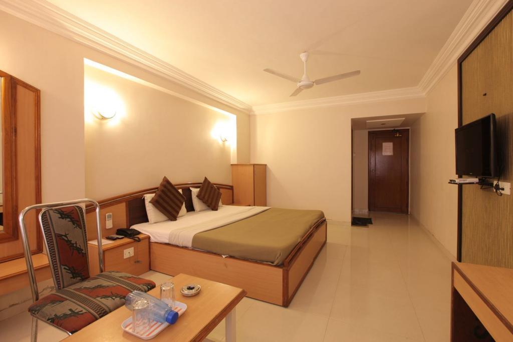 Hotel Prudent Vadodara Ngoại thất bức ảnh